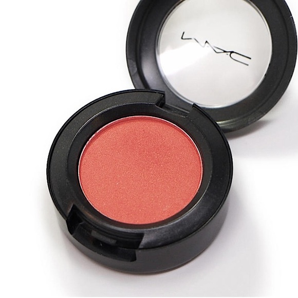 MAC Satin Eyeshadow HOT HOT HOT DISCONTINUED! - Picture 1 of 5